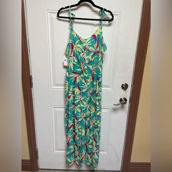 Old Navy Jumpsuit - Picture 5 of 5